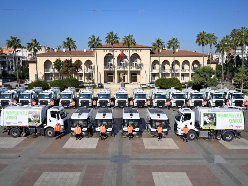Mersin B&uuml;y&uuml;kşehir&rsquo;in Temizlik Ara&ccedil; Filosu&rsquo;na 22 B&uuml;y&uuml;k Yol S&uuml;p&uuml;rme Aracı Eklendi